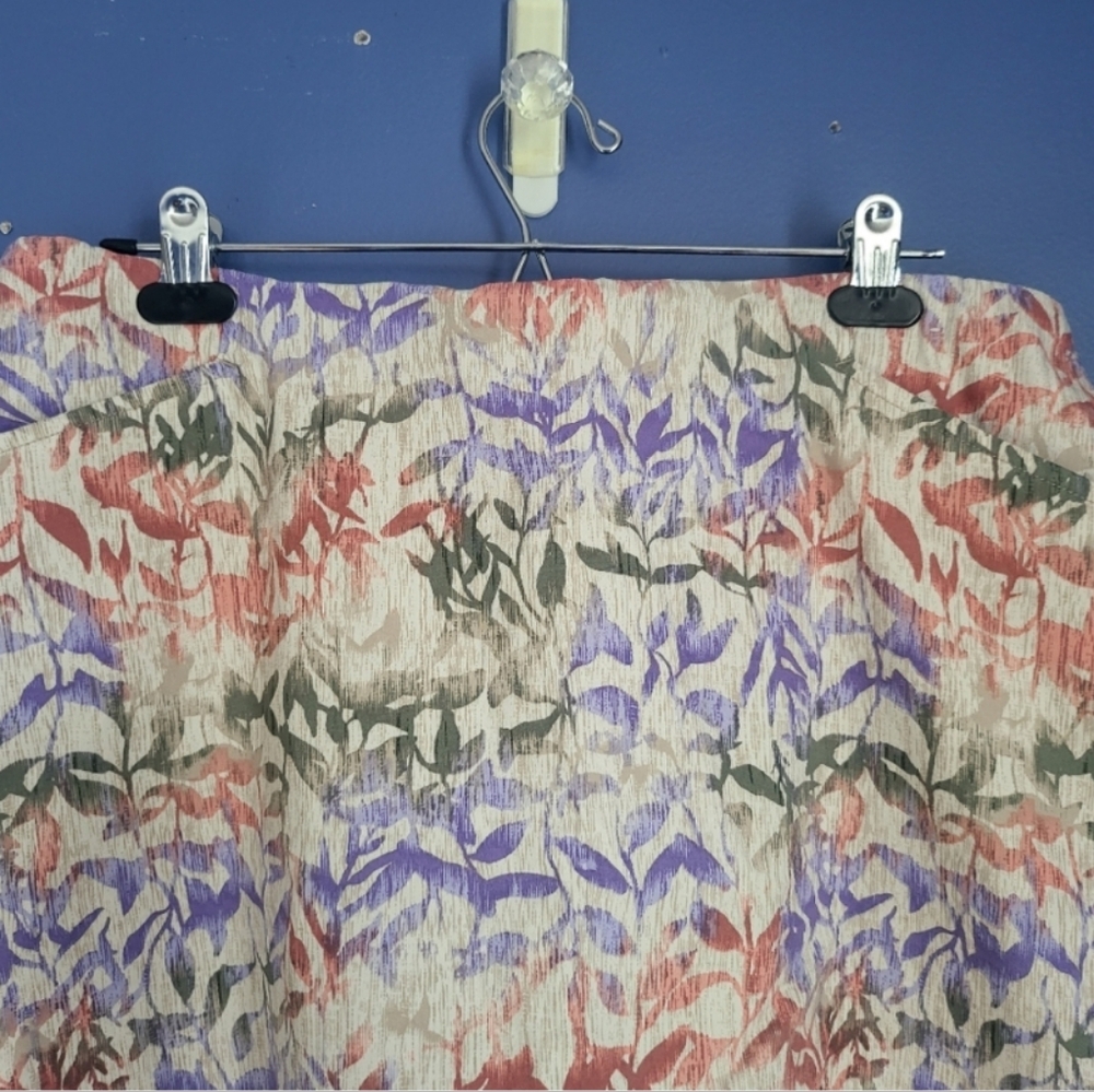 Northern Reflections Women's Floral Skort - Purple, Red, Green - Picture 3 of 5